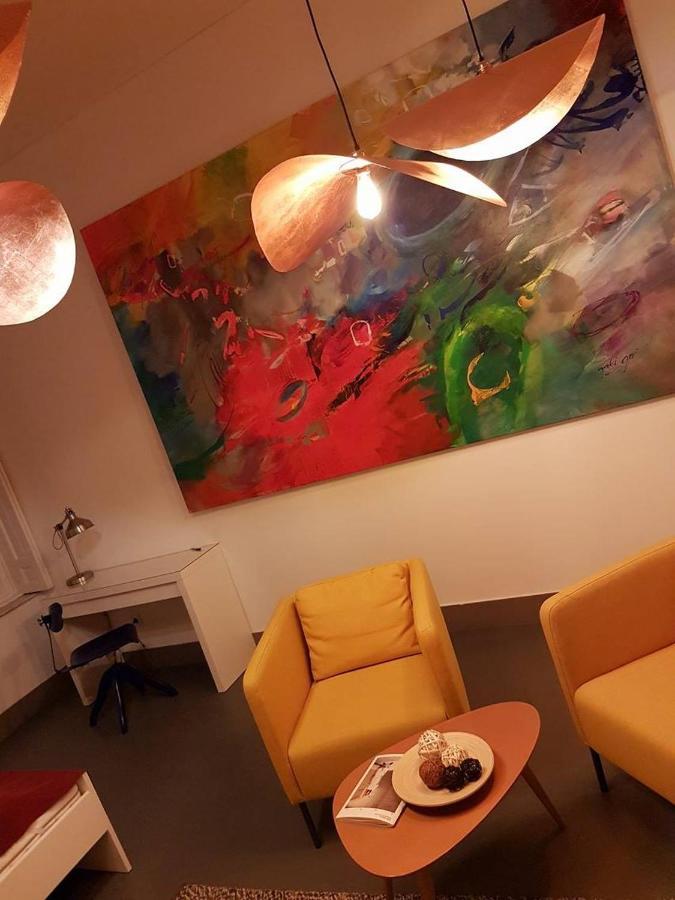 Stylish Holiday Art Apartment - Wifi & Great Location Boedapest Buitenkant foto