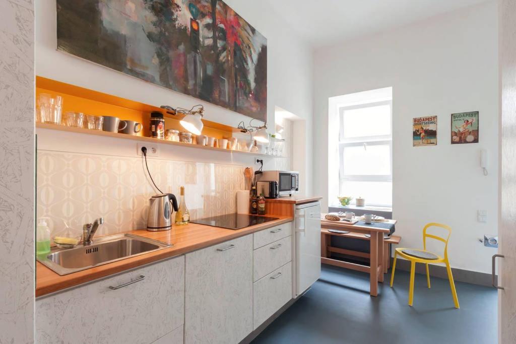 Stylish Holiday Art Apartment - Wifi & Great Location Boedapest Buitenkant foto