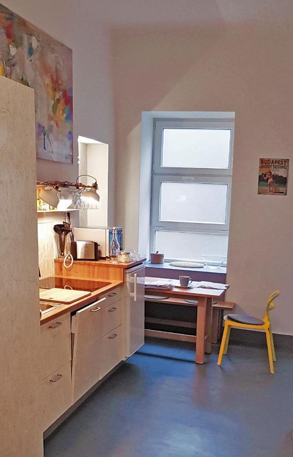 Stylish Holiday Art Apartment - Wifi & Great Location Boedapest Buitenkant foto