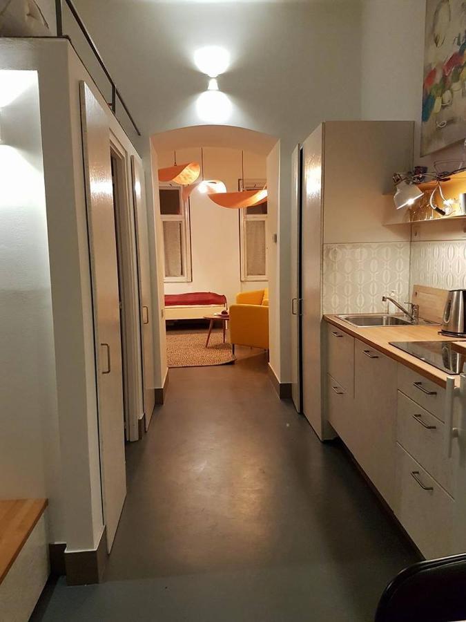 Stylish Holiday Art Apartment - Wifi & Great Location Boedapest Buitenkant foto