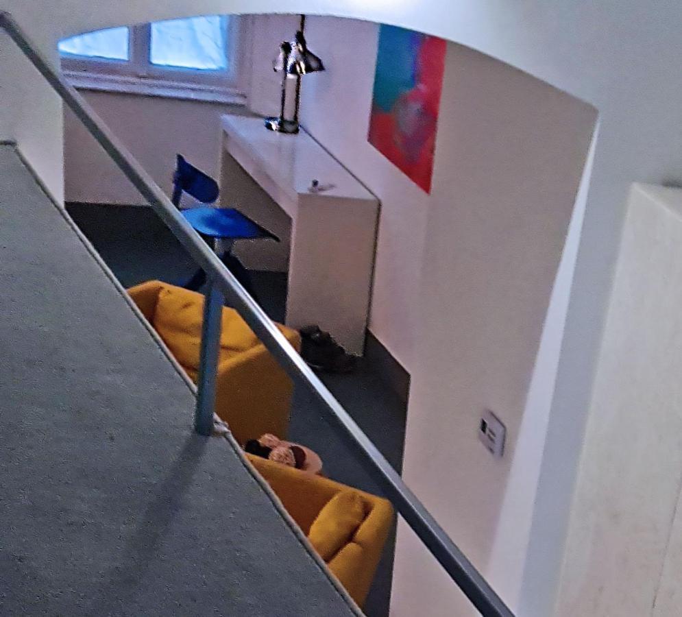 Stylish Holiday Art Apartment - Wifi & Great Location Boedapest Buitenkant foto