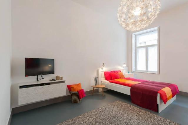 Stylish Holiday Art Apartment - Wifi & Great Location Boedapest Buitenkant foto