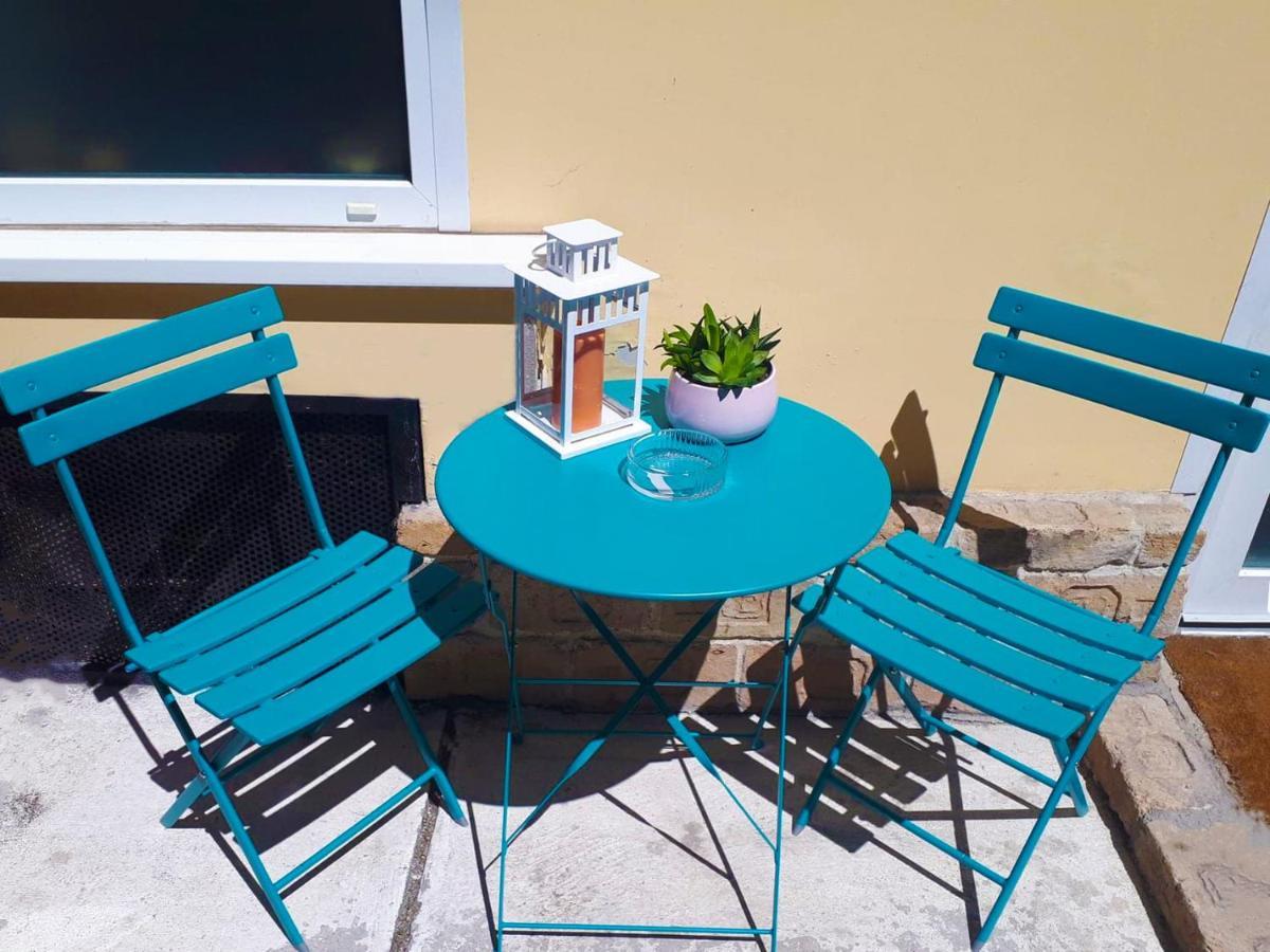 Stylish Holiday Art Apartment - Wifi & Great Location Boedapest Buitenkant foto